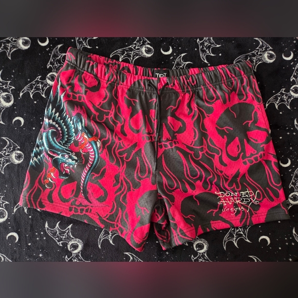 Ed Hardy Dragon and Skull Shorts - Picture 1 of 4